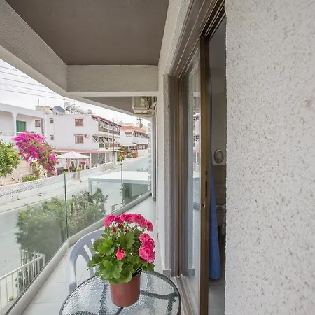 Merab Napa Suites Айя-Напа Екстер'єр фото
