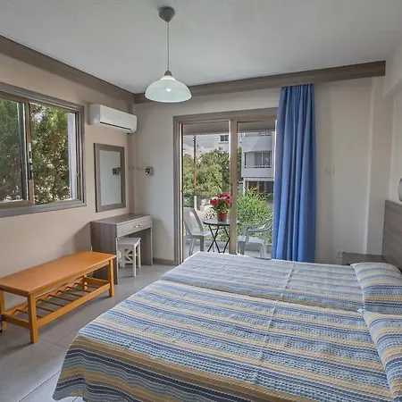 Merab Napa Suites Айя-Напа Екстер'єр фото